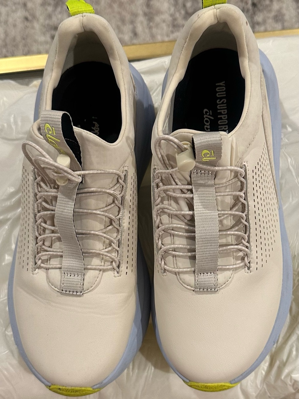 WomenLightweight Athletic Sneakers in Light Beige with Neon Accents